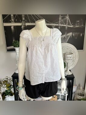 Old Navy White Smocked Button‑Front Tank Top – XS